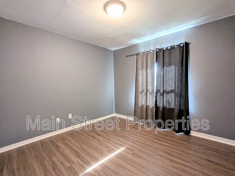 Bright property image