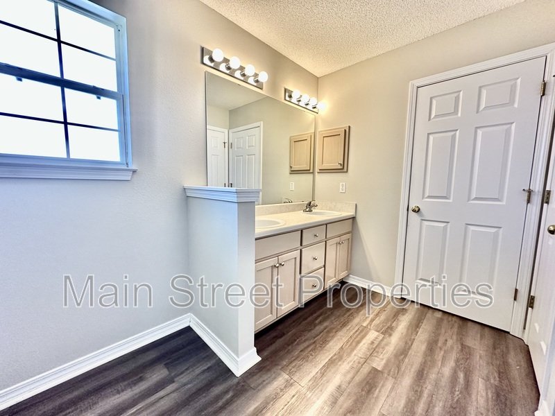 3331 Two Sisters Way property image