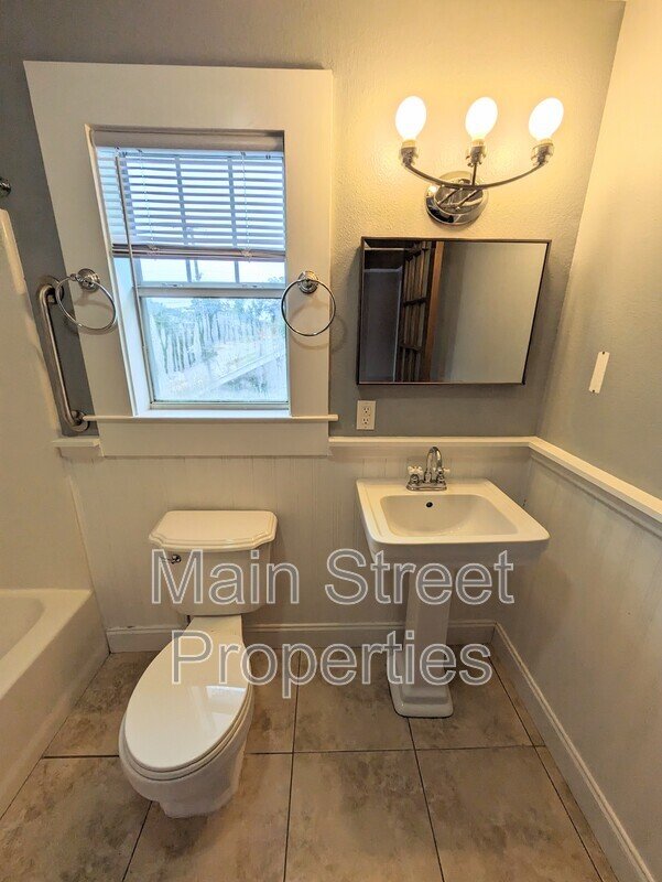 1705 North 17th Avenue property image