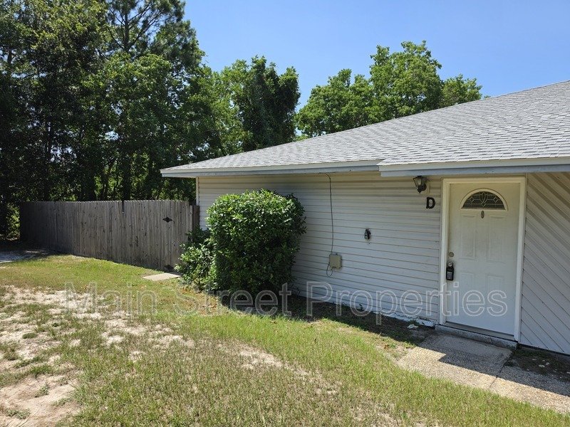 3346 Greenbriar Circle D property image