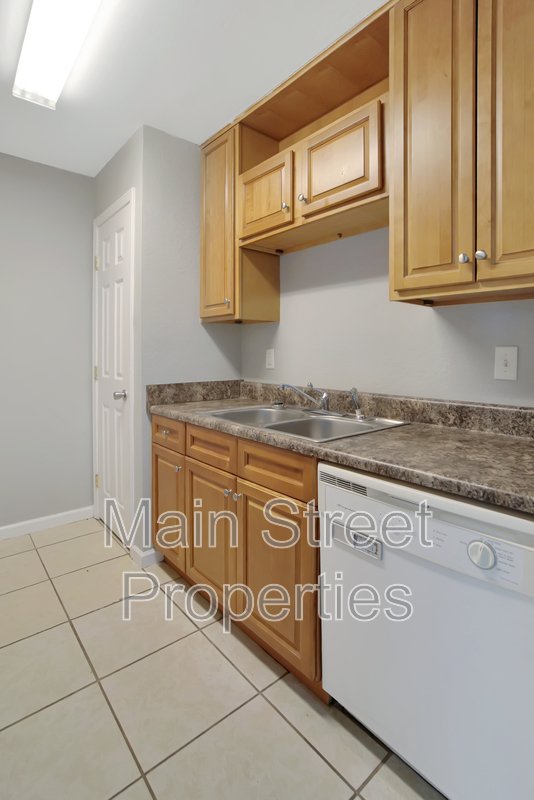 3346 Greenbriar Circle D property image