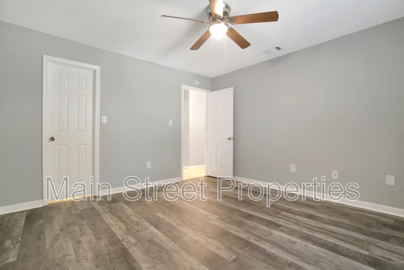 3346 Greenbriar Circle D property image