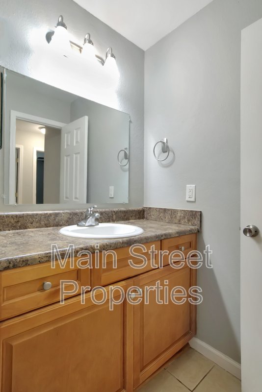 3346 Greenbriar Circle D property image