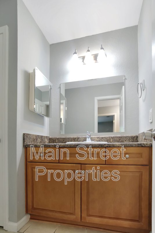 3346 Greenbriar Circle D property image