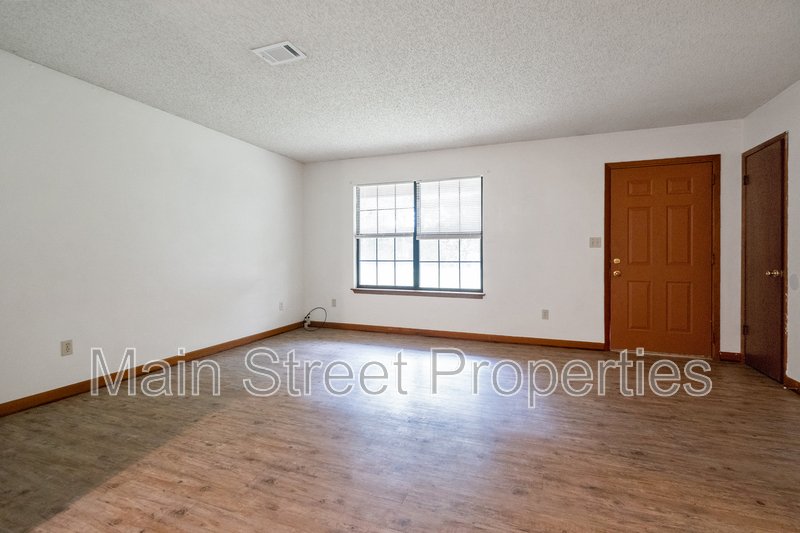 8060 Winodee Road B property image