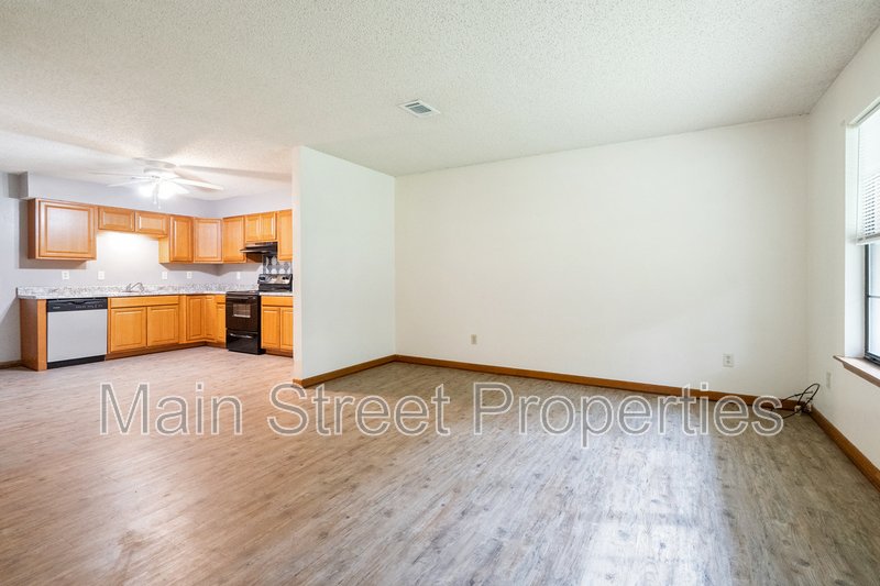 8060 Winodee Road B property image