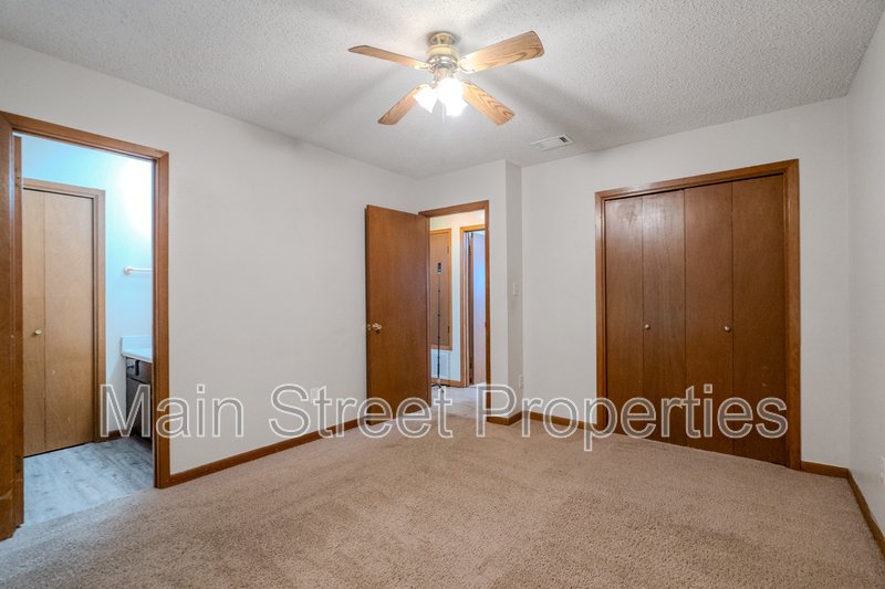 8060 Winodee Road B property image