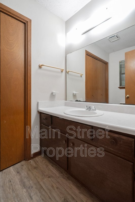 8060 Winodee Road B property image