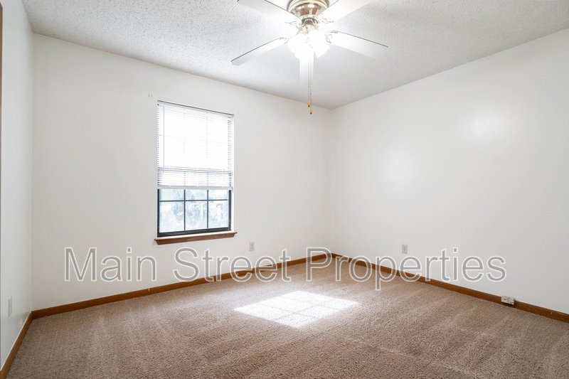 8060 Winodee Road B property image
