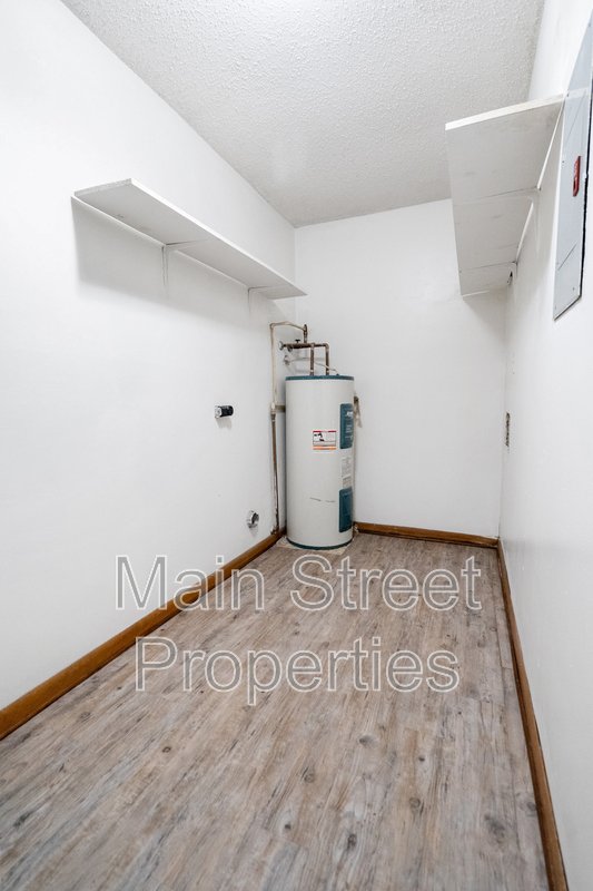 8060 Winodee Road B property image