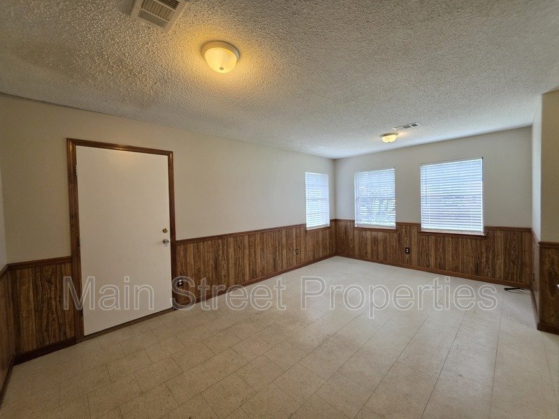 2014 Woodbury Drive property image